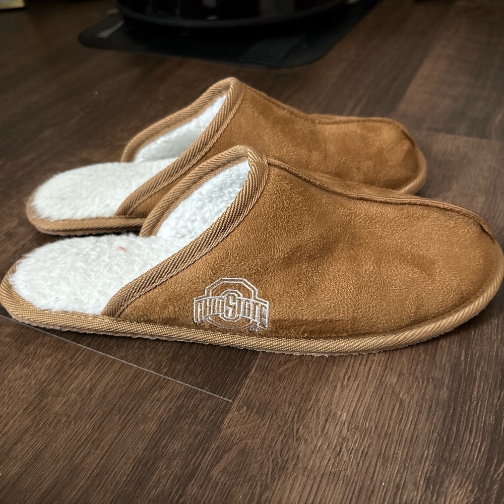 Women's Tan Slippers